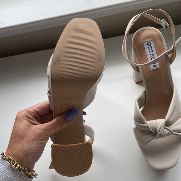 Steve Madden platform sandals - Picture 3 of 3